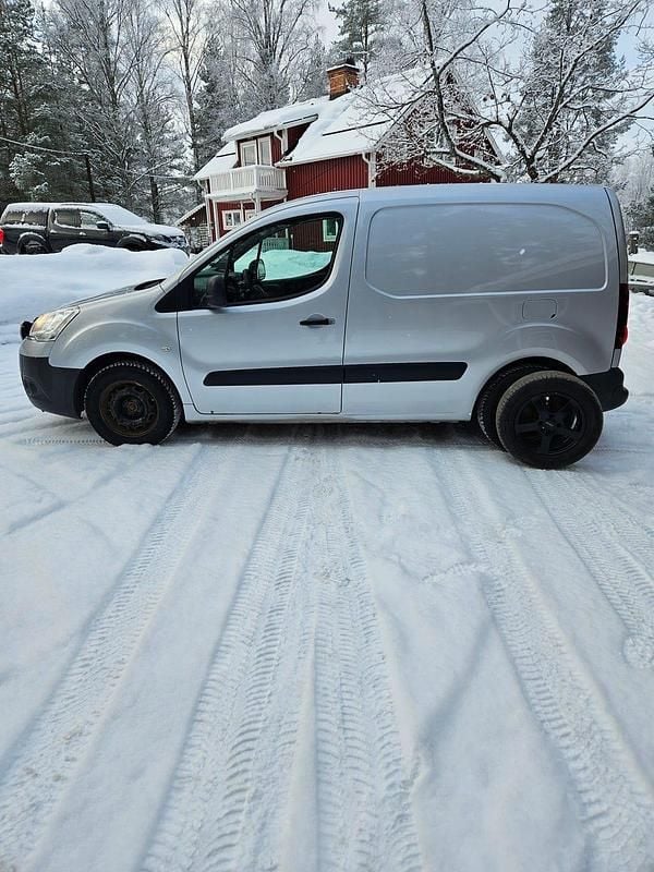 Begagnad Citroën Berlingo 90 HK (66 kW) 2014 Minibuss