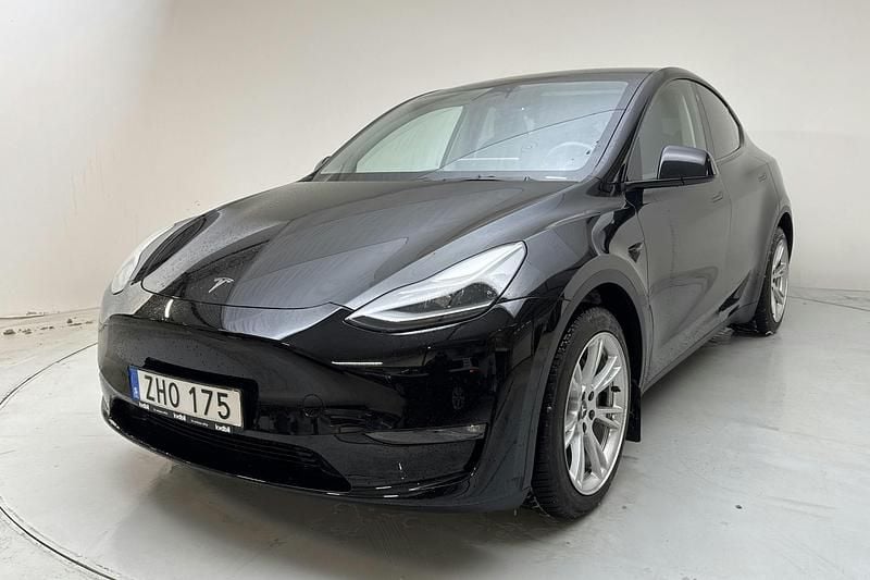 Begagnad Tesla Model Y 378 kW (514 HK) 2023 Svart SUV