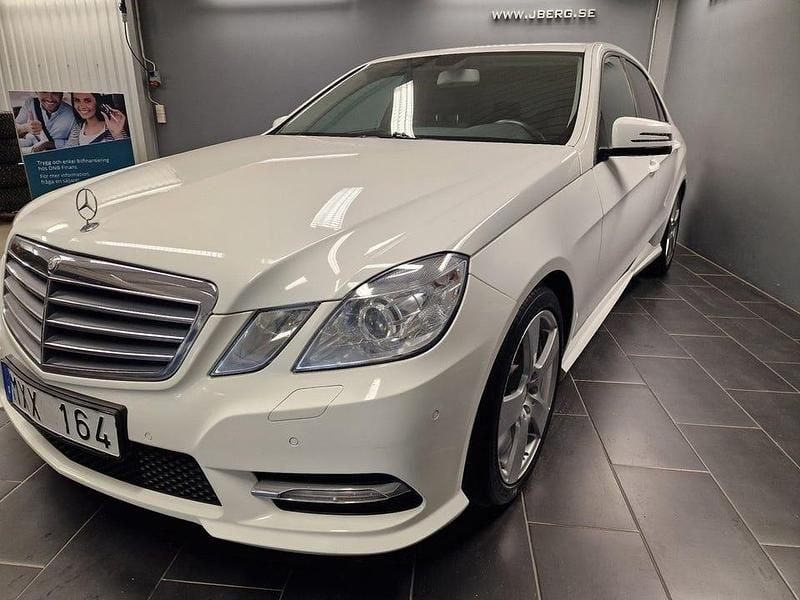 Begagnad Mercedes E220 Classic 170 HK (125 kW) 2012 Vit Sedan