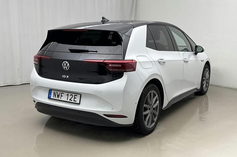 Begagnad VW ID.3 Comfortline 150 kW (204 HK) 2023 Vit Halvkombi