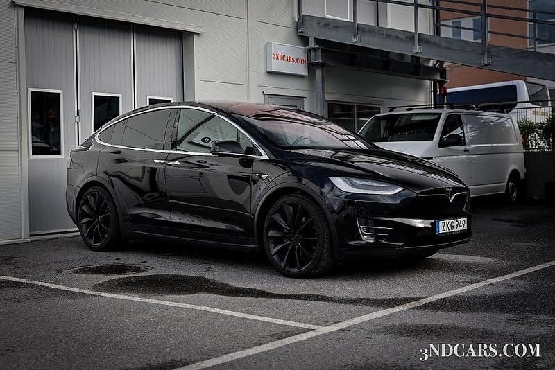 Svart Begagnad 2018 Tesla Model X SUV | 429 900 kr - Bild 1/4