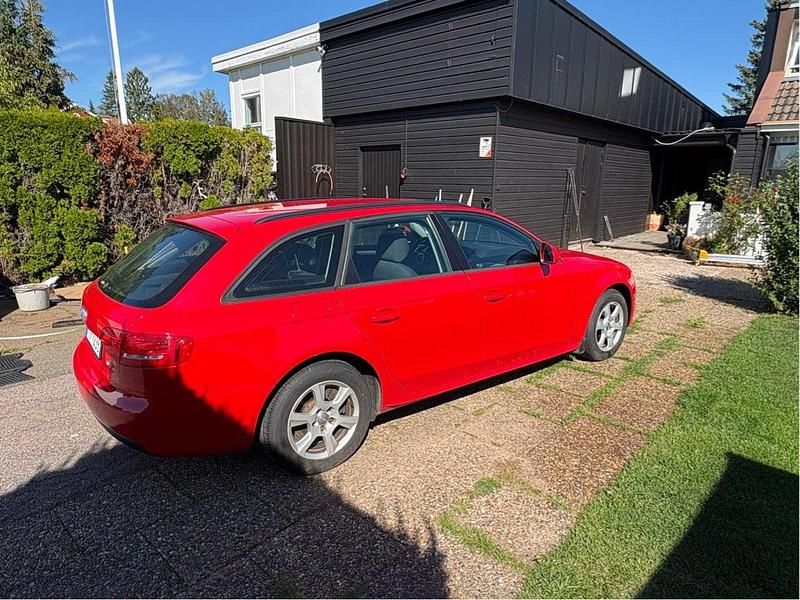 Röd Begagnad 2009 Audi A4 Kombi | 49 000 kr (Marknadspris) - Bild 1/4