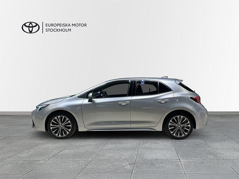 Begagnad Toyota Corolla Active 141 HK (103 kW) 2024 Silver Kombi