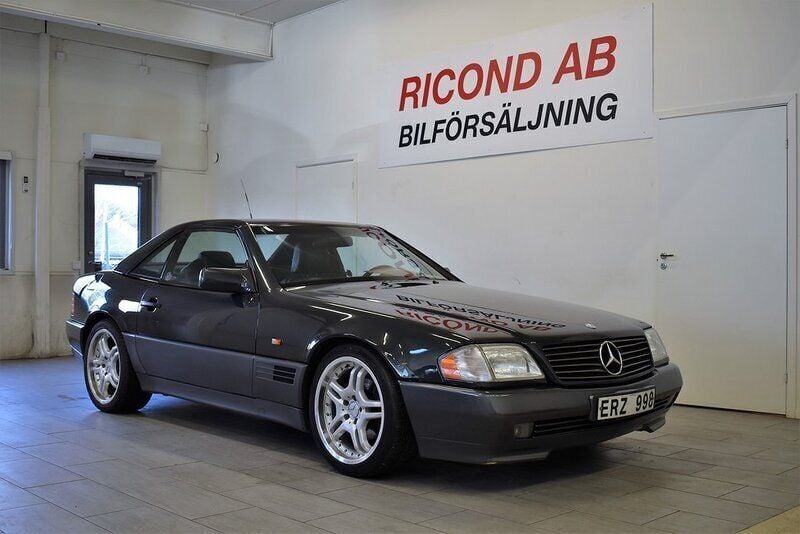 Svartmetallic Begagnad 1995 Mercedes SL280 Cab | 129 900 kr - Bild 1/4