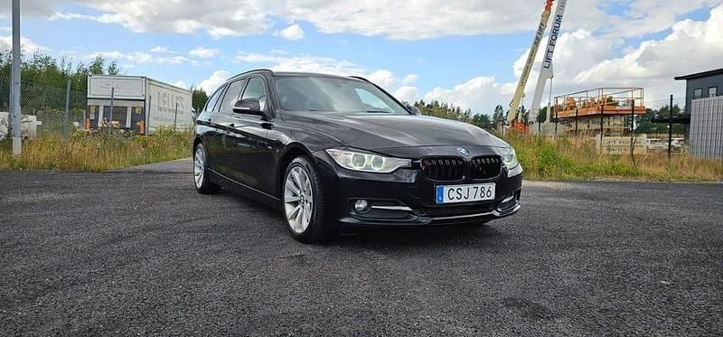 Begagnad 2014 BMW 320 Kombi | 110 000 kr (Marknadspris) - Bild 1/4