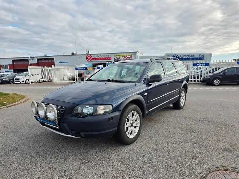 Mörkblå Begagnad 2004 Volvo XC70 Business Edition SUV | 59 000 kr (Lite dyr) - Bild 1/4