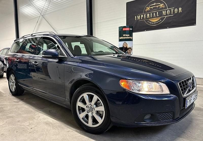 Begagnad Volvo V70 Momentum 179 HK (131 kW) 2012 Blå Kombi