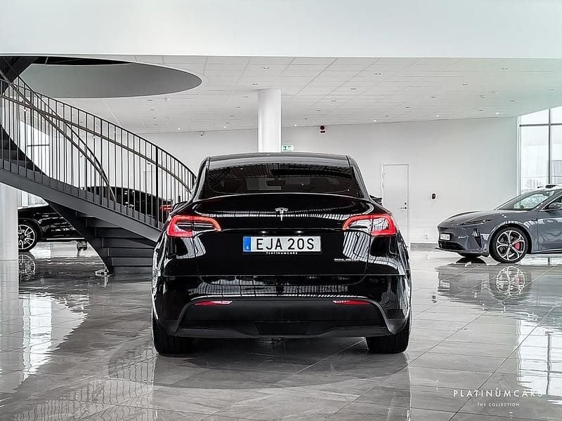 Begagnad Tesla Model Y Performance 392 kW (534 HK) 2023 Svart SUV