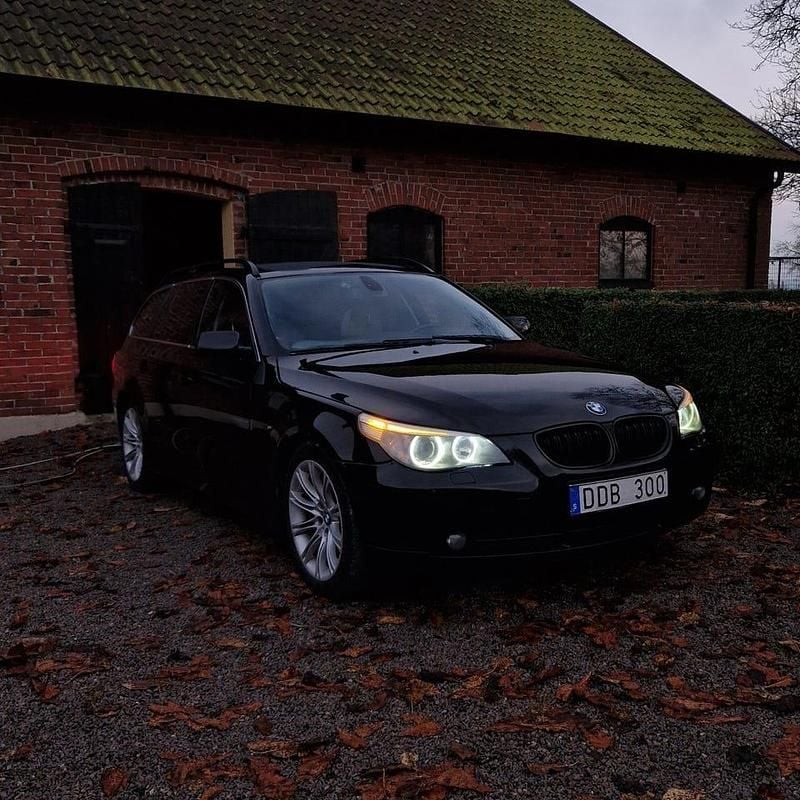 Begagnad 2007 BMW 523 Kombi | 10 000 kr (Superpris) - Bild 1/4