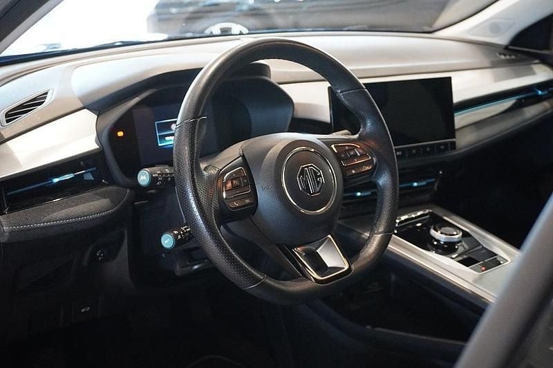 Begagnad MG MG5 EV Luxury 2022 Svart Kombi