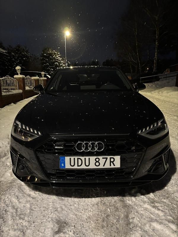 Begagnad Audi A4 S-Line 190 HK (139 kW) 2020 Svart Sedan