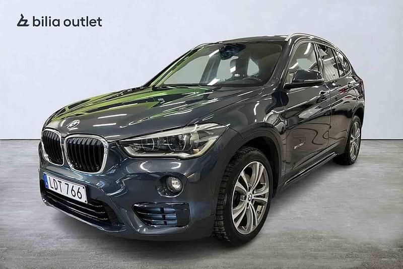 Grå Begagnad 2016 BMW X1 SUV | 179 900 kr (Bra pris) - Bild 1/1