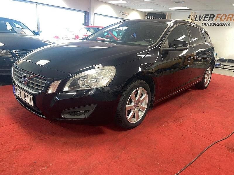 Svart Begagnad 2011 Volvo V60 Kinetic Kombi | 89 900 kr (Bra pris) - Bild 1/4