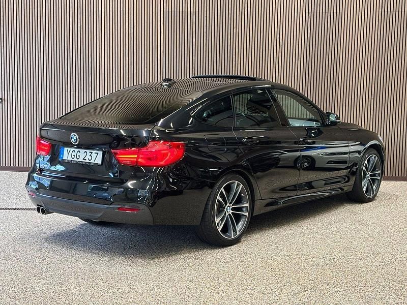 Begagnad BMW 330 Gran Turismo M Sport 258 HK (189 kW) 2016 Svart Halvkombi
