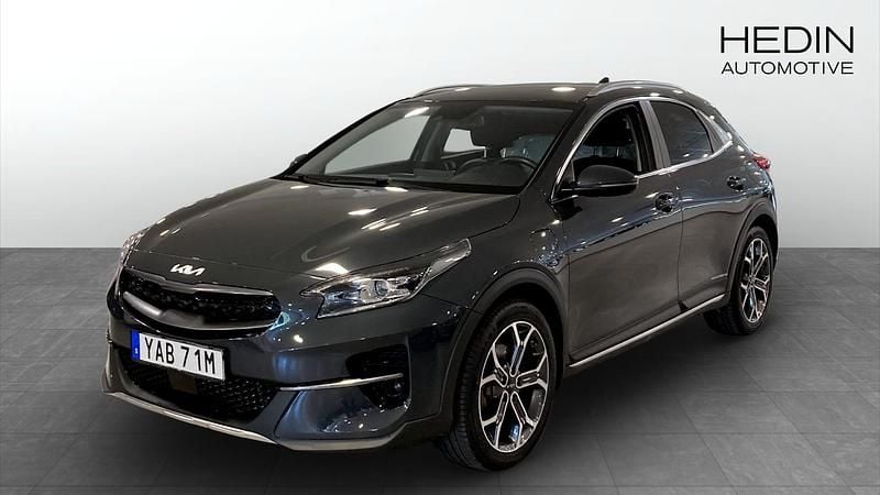 Begagnad Kia XCeed Advance 105 HK (77 kW) 2022 Grå (grey) SUV