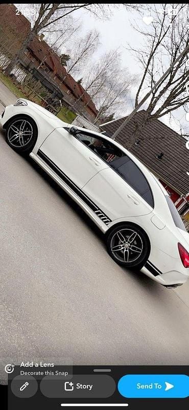 Vit Begagnad 2017 Mercedes CLA220 AMG Sedan | 189 999 kr (Marknadspris) - Bild 1/3