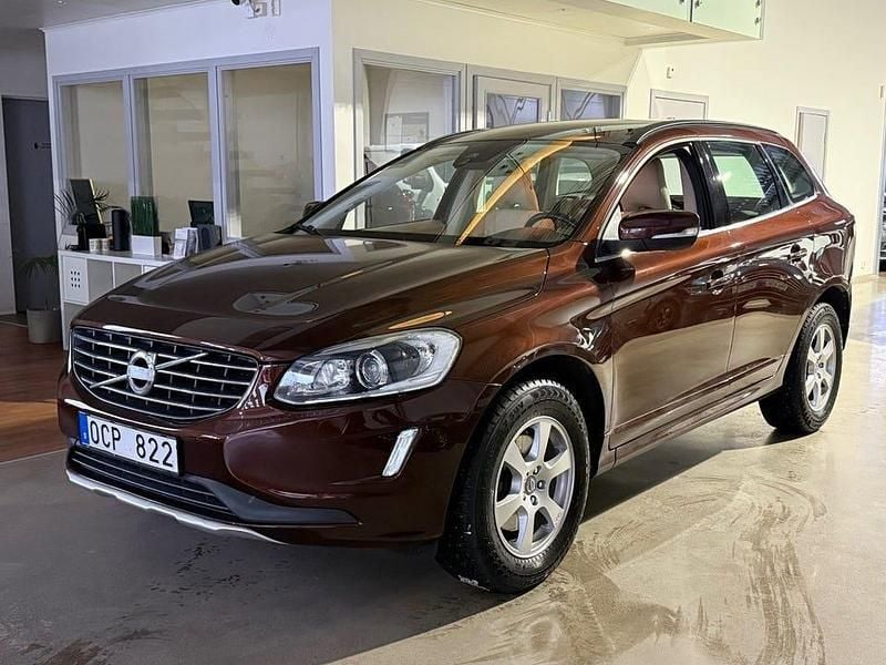 Begagnad Volvo XC60 Momentum 136 HK (100 kW) 2013 Brun SUV