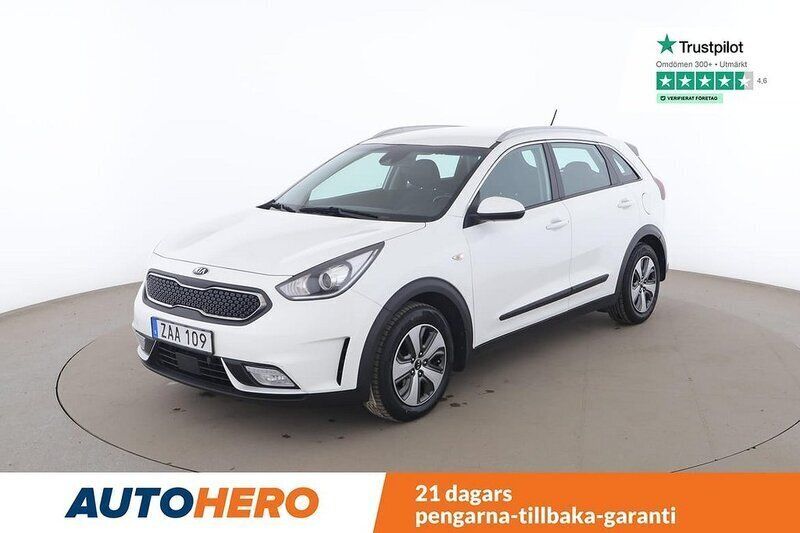 Vit Begagnad 2017 Kia Niro Advance SUV | 159 000 kr (Marknadspris) - Bild 1/4