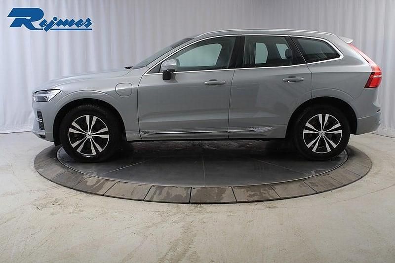 Begagnad Volvo XC60 Core 253 HK (186 kW) 2023 Vapour grey metallic SUV