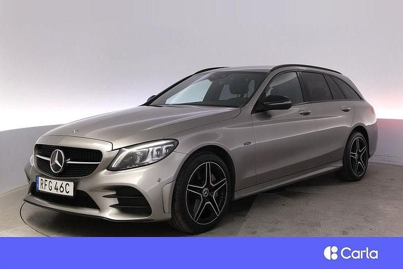 Silver Begagnad 2021 Mercedes C300e AMG Kombi | 324 900 kr - Bild 1/4
