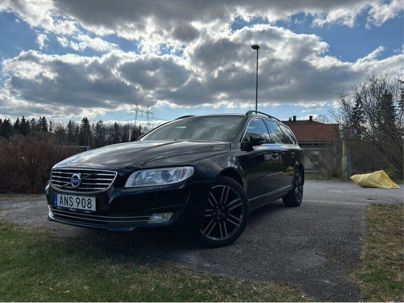Svart Begagnad 2015 Volvo V70 Momentum Kombi | 95 000 kr (Marknadspris) - Bild 1/4
