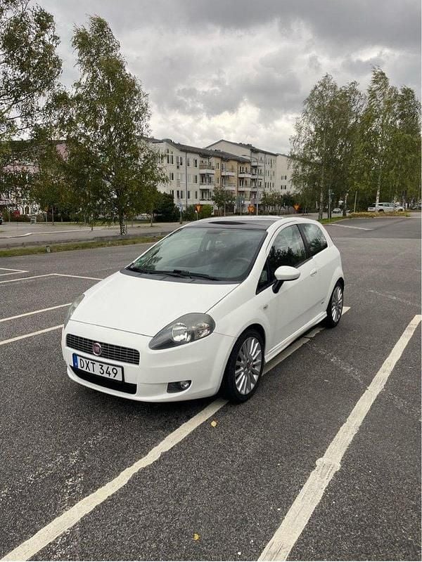 Vit Begagnad 2008 Fiat Grande Punto Sport Halvkombi | 29 999 kr - Bild 1/4