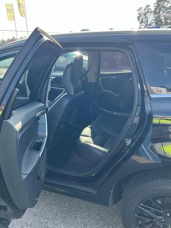 Begagnad 2015 Volvo XC60 Summum SUV | 130 000 kr (Bra pris) - Bild 1/4