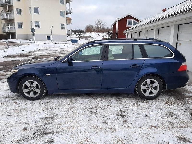 Begagnad 2009 BMW 525 Kombi | 35 000 kr (Superpris) - Bild 1/4