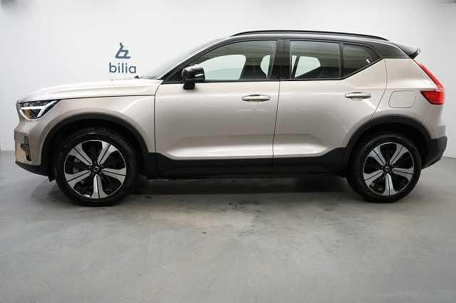 Begagnad Volvo XC40 Core 175 kW (238 HK) 2022 Ljusgrå SUV