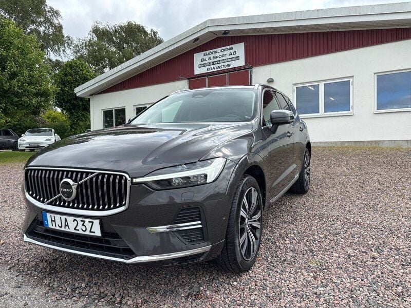 Grå Begagnad 2023 Volvo XC60 Core SUV | 429 000 kr (Bra pris) - Bild 1/4