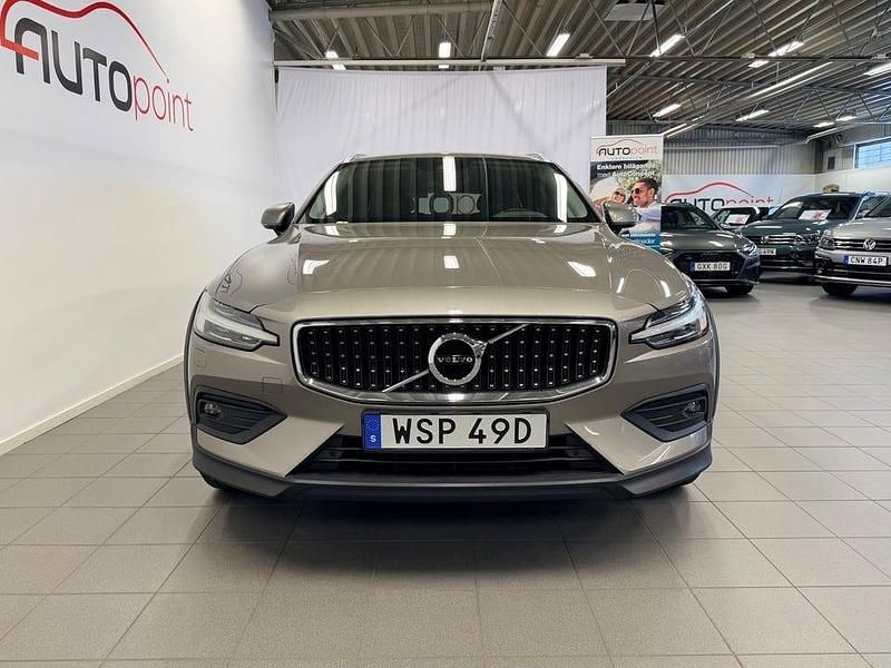 Begagnad Volvo V60 CC 190 HK (139 kW) 2020 Grå Kombi