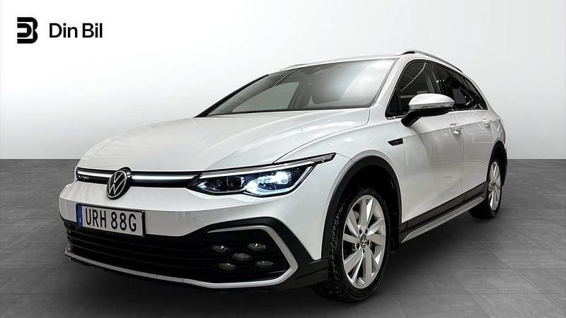Begagnad VW Golf Alltrack 190 HK (139 kW) 2022 Vit Kombi