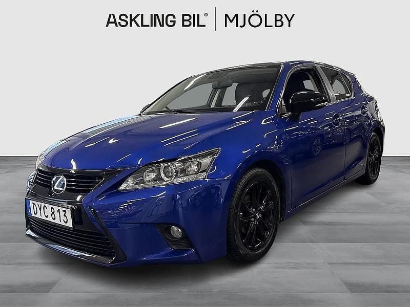 Begagnad Lexus CT200h Sport Line 136 HK (100 kW) 2015 Blå Halvkombi