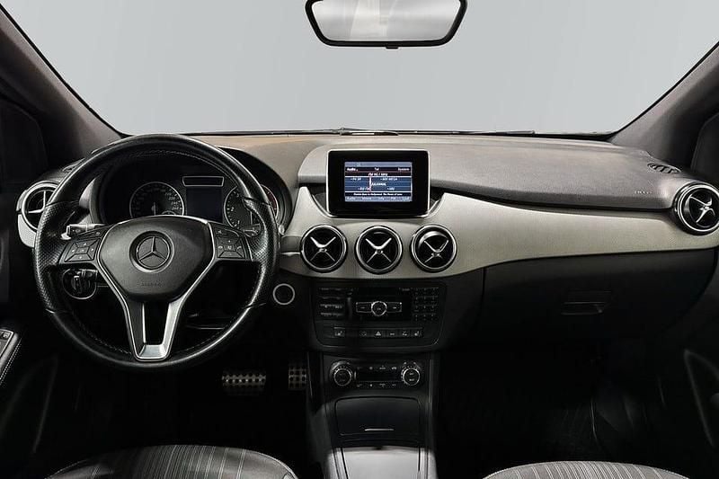 Begagnad Mercedes B200 136 HK (100 kW) 2013 Blå Minibuss