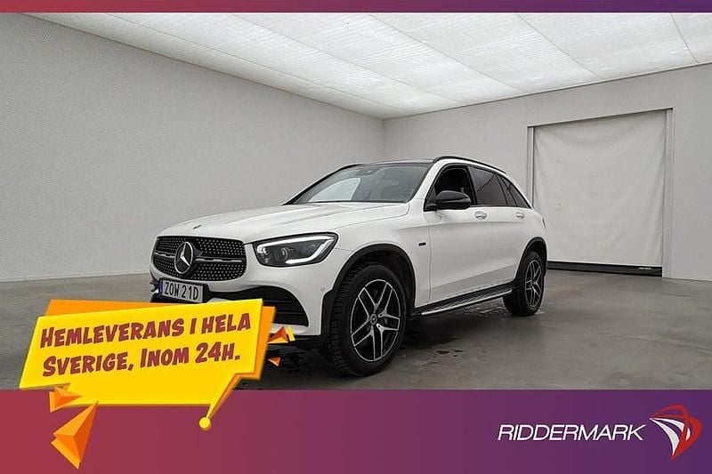 Vit Begagnad 2021 Mercedes GLC300e AMG SUV | 414 800 kr (Marknadspris) - Bild 1/3