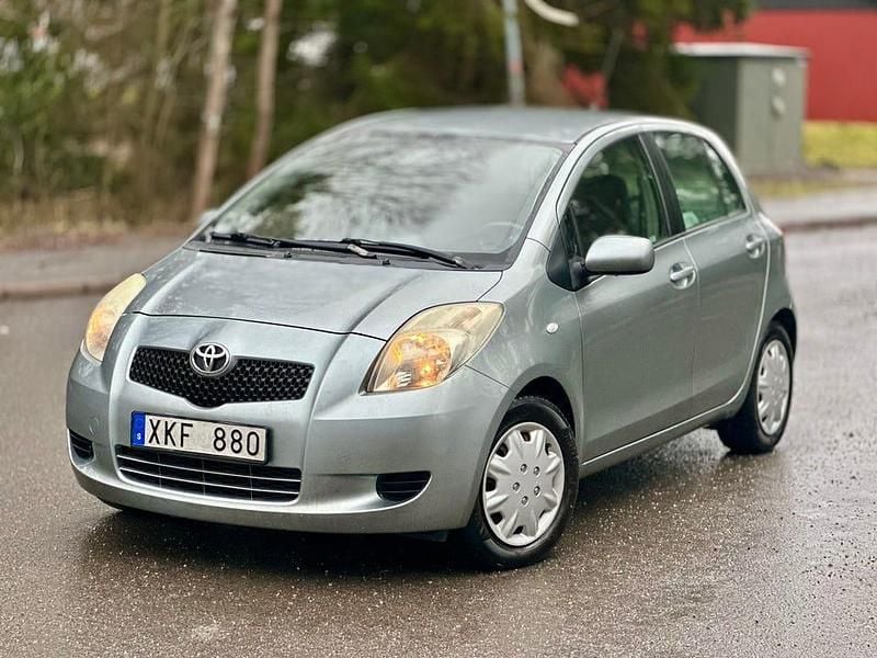 Begagnad 2006 Toyota Yaris Halvkombi | 29 000 kr (Bra pris) - Bild 1/4
