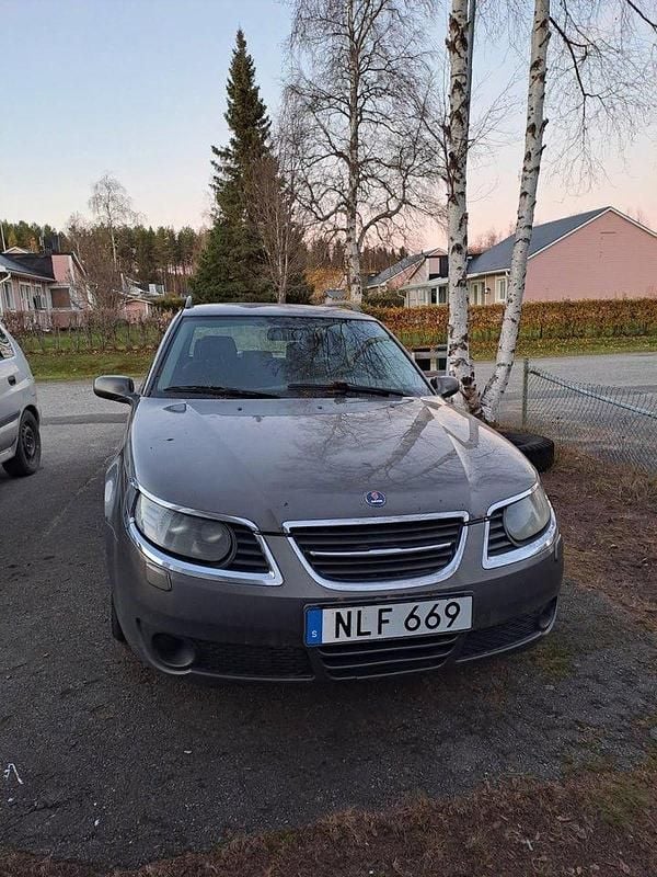 Brun Begagnad 2007 Saab 9-5 Linear Kombi | 5 000 kr (Superpris) - Bild 1/4