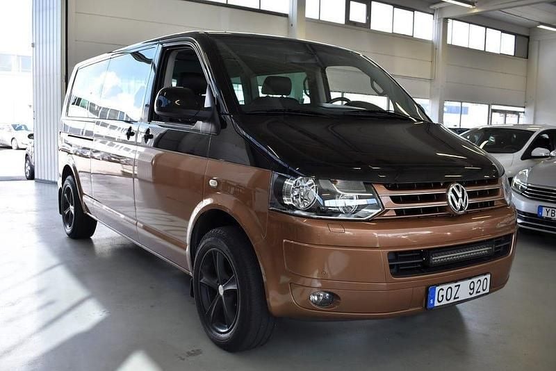 Begagnad VW Multivan Comfortline 180 HK (132 kW) 2011 Svart