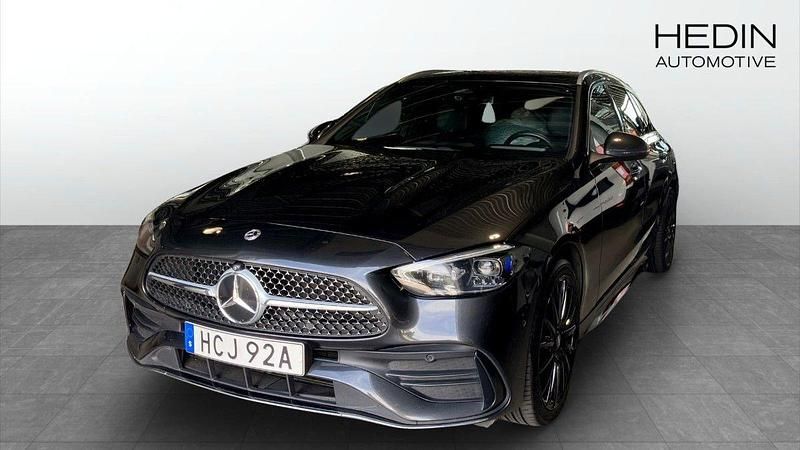 Grå (grey) Begagnad 2022 Mercedes C300e Kombi | 420 000 kr (Lite dyr) - Bild 1/4