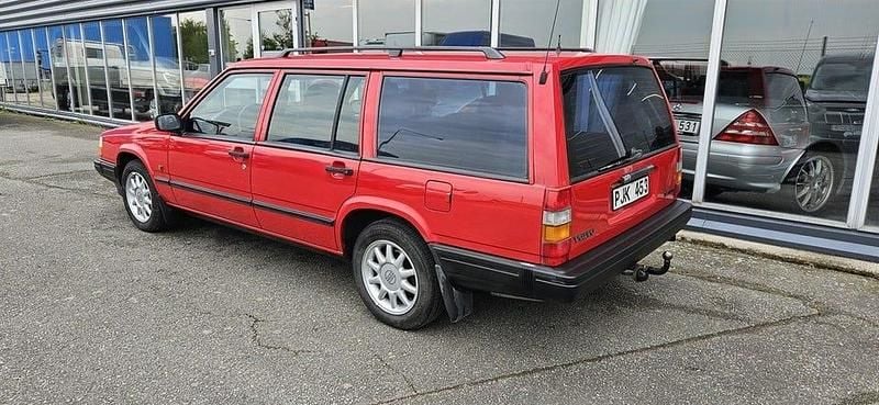 Begagnad Volvo 940 116 HK (85 kW) 1994 Röd Kombi