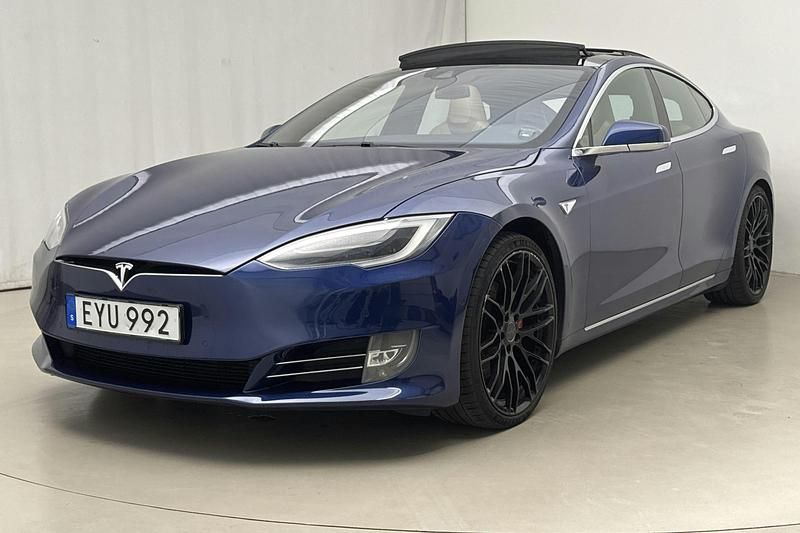 Blå Begagnad 2016 Tesla Model S Sedan | 238 000 kr (Marknadspris) - Bild 1/4