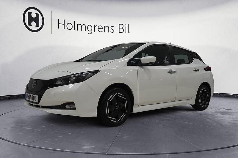 Vit Begagnad 2022 Nissan Leaf Acenta Halvkombi | 149 900 kr (Bra pris) - Bild 1/4