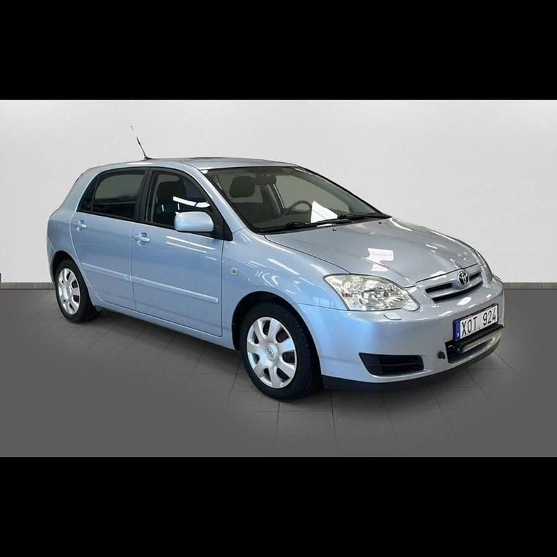 Begagnad Toyota Corolla 97 HK (71 kW) 2006 Ljusblå Halvkombi