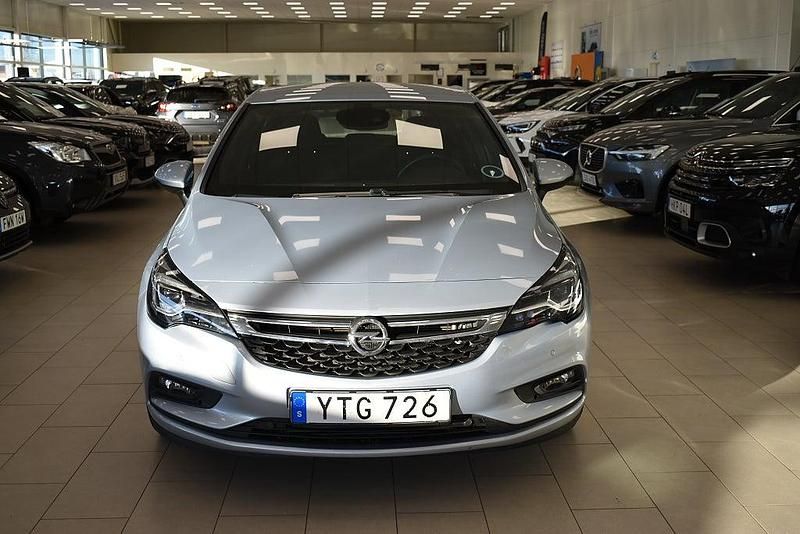 Grå Begagnad 2017 Opel Astra Dynamic Kombi | 169 900 kr (Lite dyr) - Bild 1/4