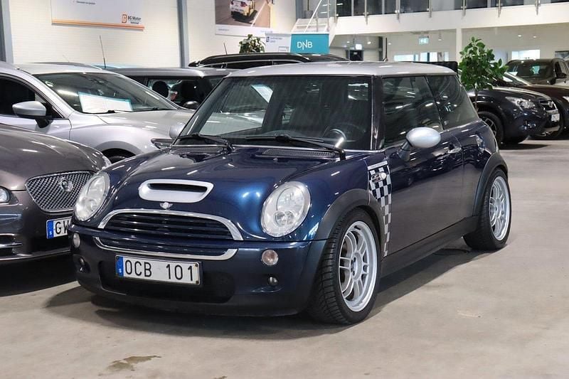 Blå Begagnad 2006 Mini Cooper S Halvkombi | 54 900 kr (Marknadspris) - Bild 1/4
