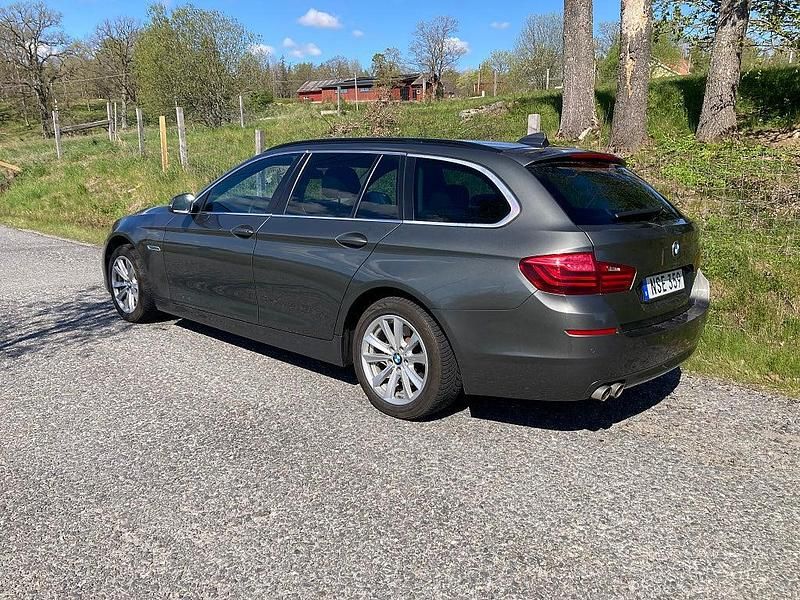 Begagnad BMW 520 220 HK (161 kW) 2015 Grå Kombi