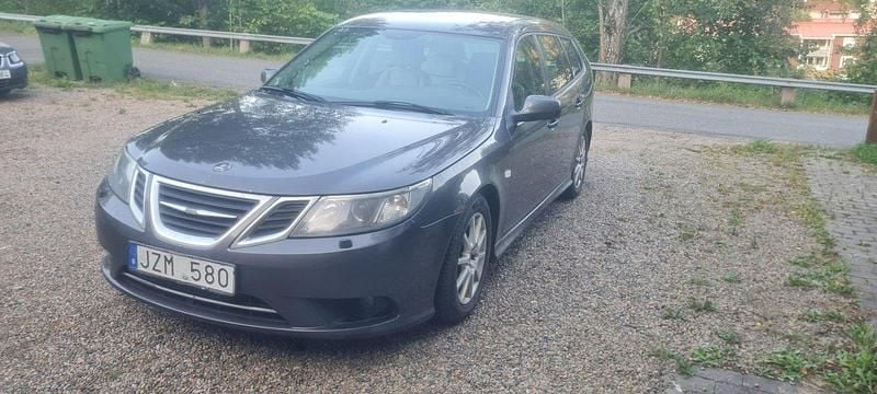 Grå Begagnad 2010 Saab 9-3 Vector Kombi | 27 000 kr (Bra pris) - Bild 1/4