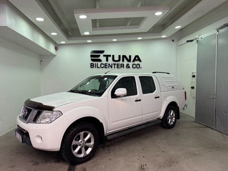 Vit Begagnad 2012 Nissan Navara Pickup | 104 900 kr (Marknadspris) - Bild 1/4