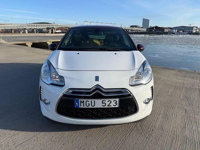 Begagnad Citroën DS3 112 HK (82 kW) 2011 Vit Halvkombi