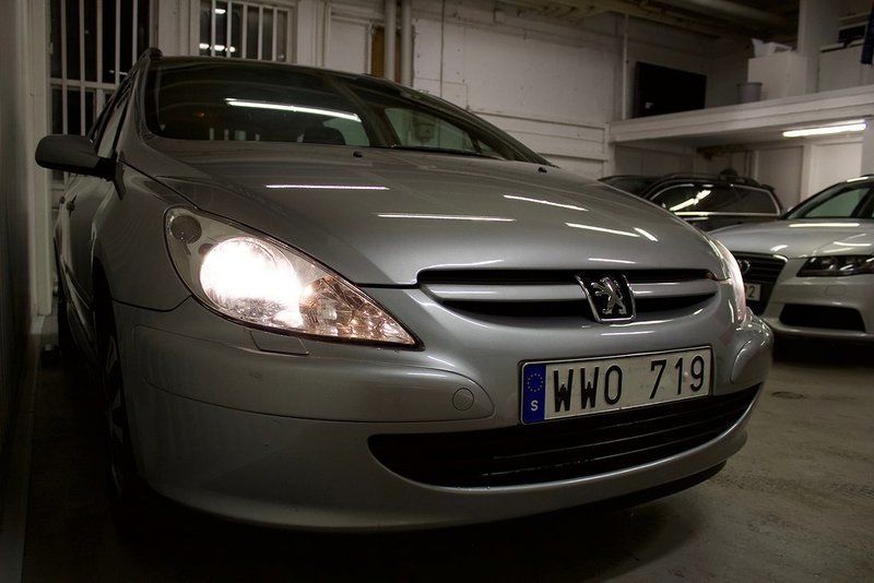 Begagnad Peugeot 307 109 HK (80 kW) 2005 Ljusgrå (grå) Kombi